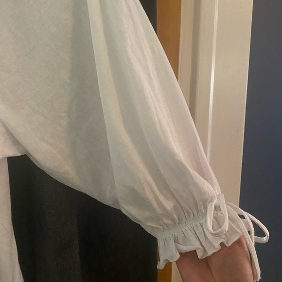 Pink Lily Knit White Peasant Top, size Small - Picture 7 of 10